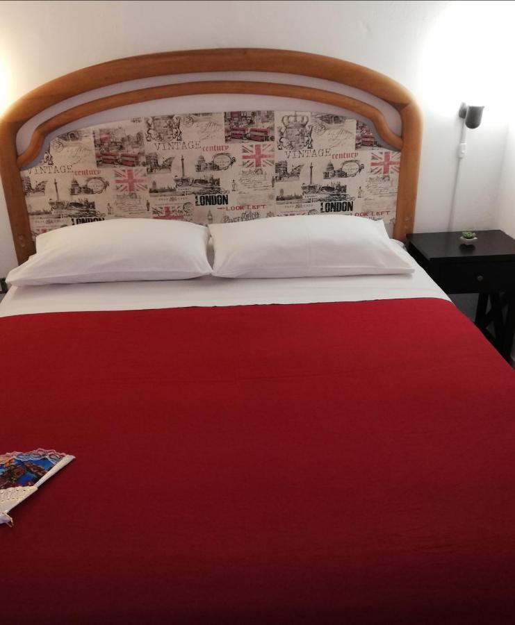 Il Posto Giusto Station Rooms Palermo Exterior foto